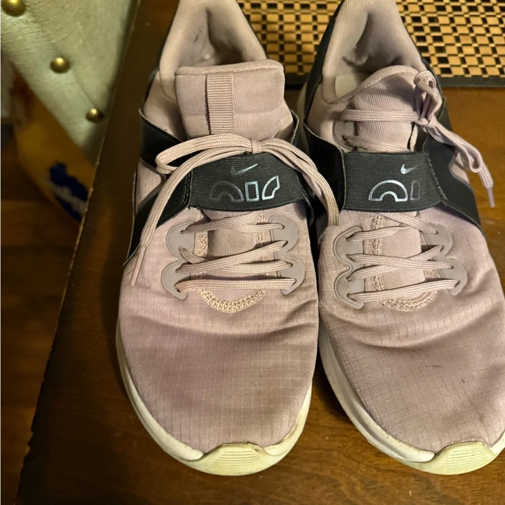 Nike Air Women's Pink Athletic Shoes